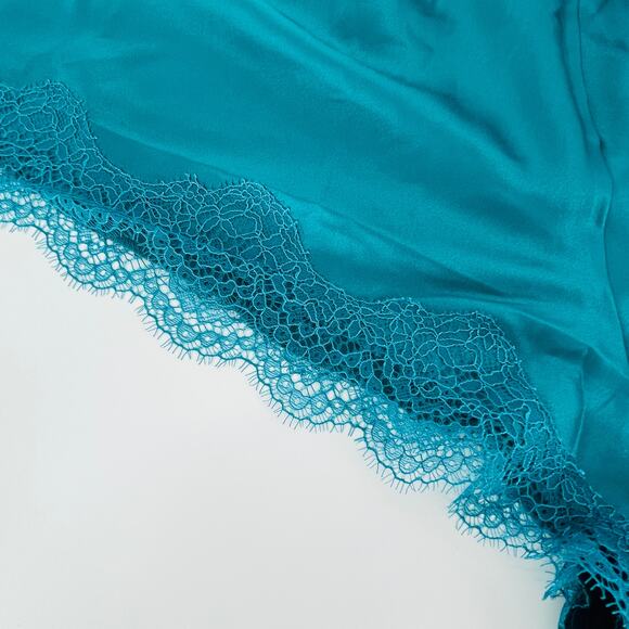 Victoria's Secret Women's Green Satin Sleep Shorts/Boxers with Lace - Size L NWT - Picture 3 of 8